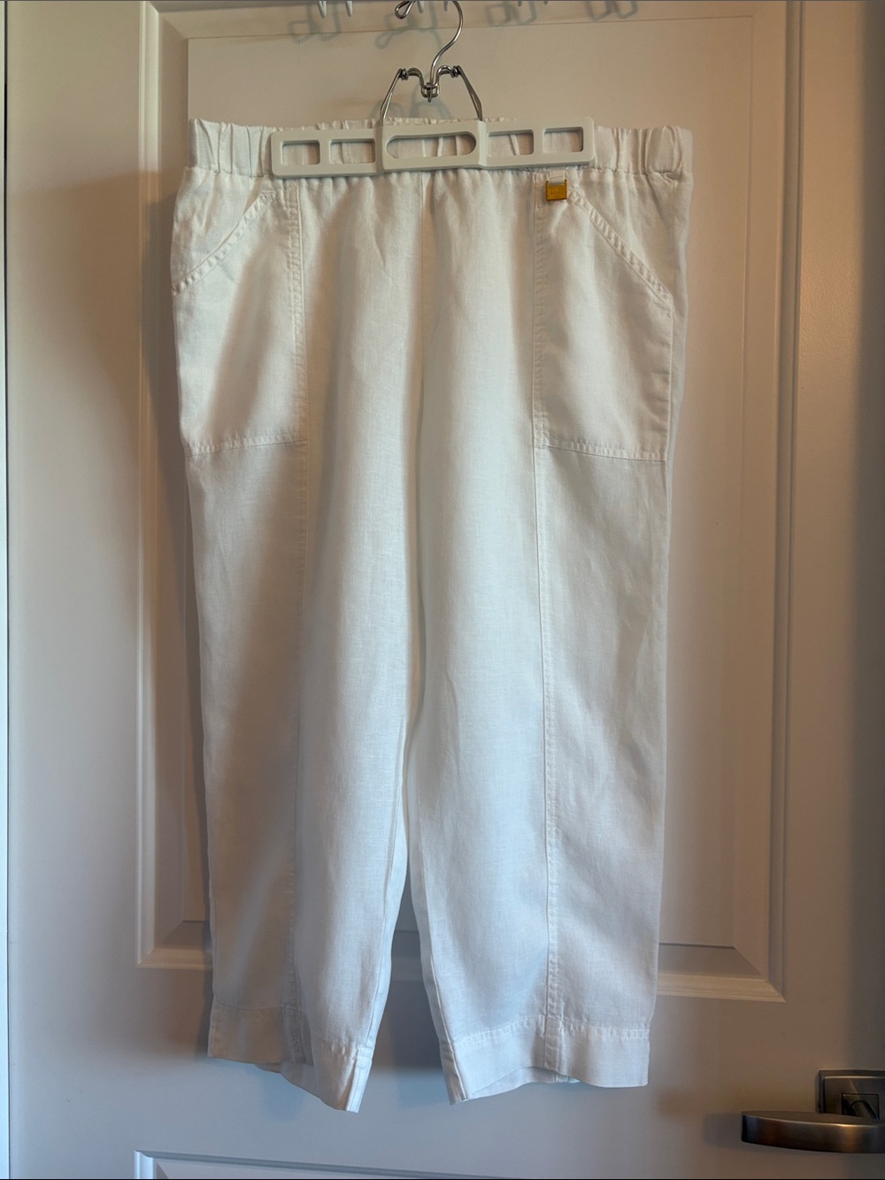 ELLEN TRACY LINEN CAPRI